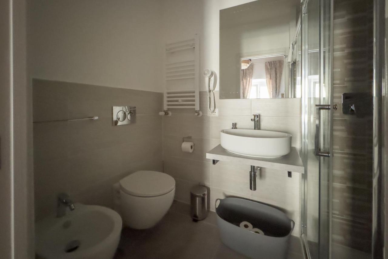 White Ostilia Guesthouse Рим Екстериор снимка