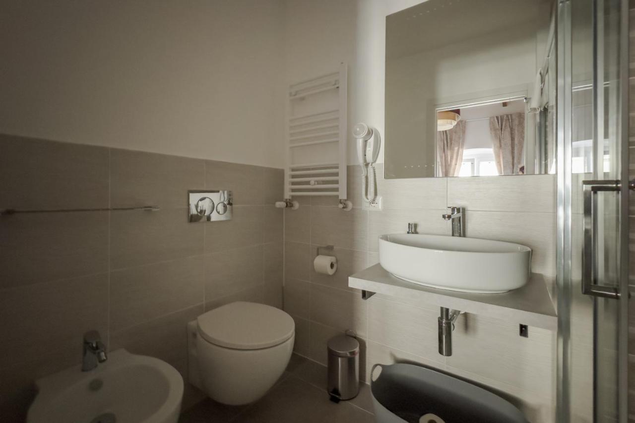 White Ostilia Guesthouse Рим Екстериор снимка